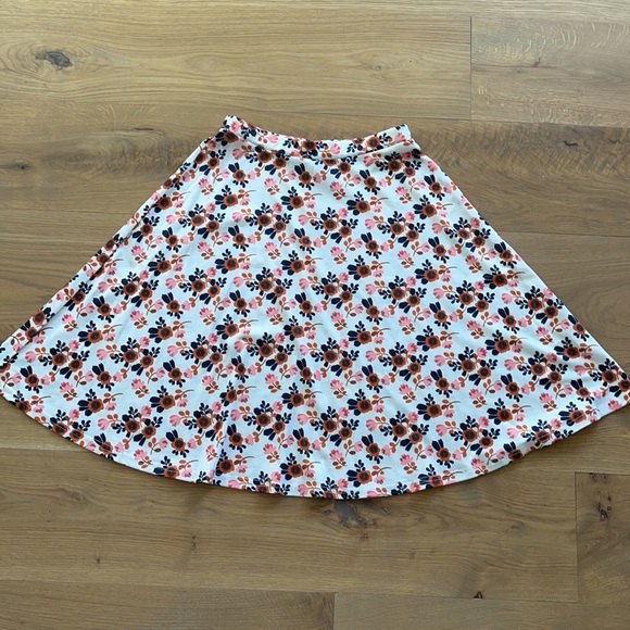 Floral A line skater skirt - Picture 2 of 7